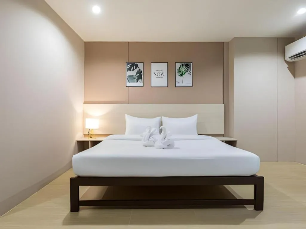 Bed in The Queen Palace