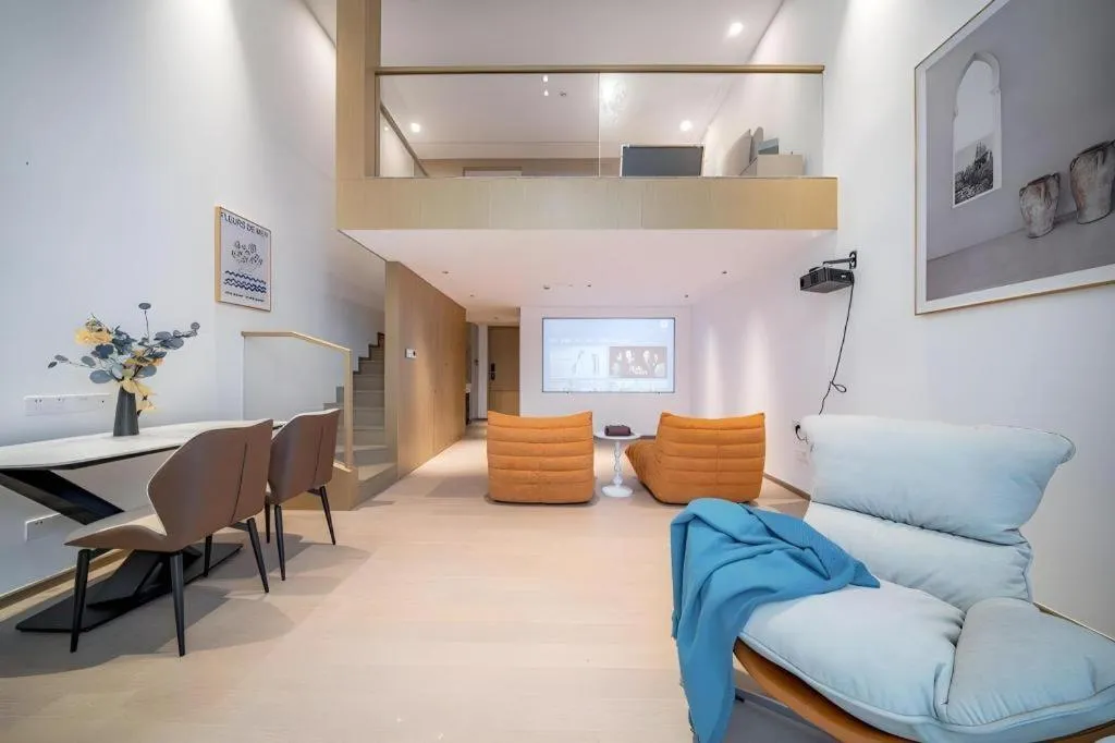 F-TOWN Fangtang Hotel (Shenzhen Longgang Tian'an Digital City Huanggekeng Subway Station)