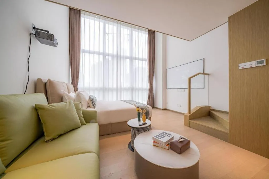 F-TOWN Fangtang Hotel (Shenzhen Longgang Tian'an Digital City Huanggekeng Subway Station)