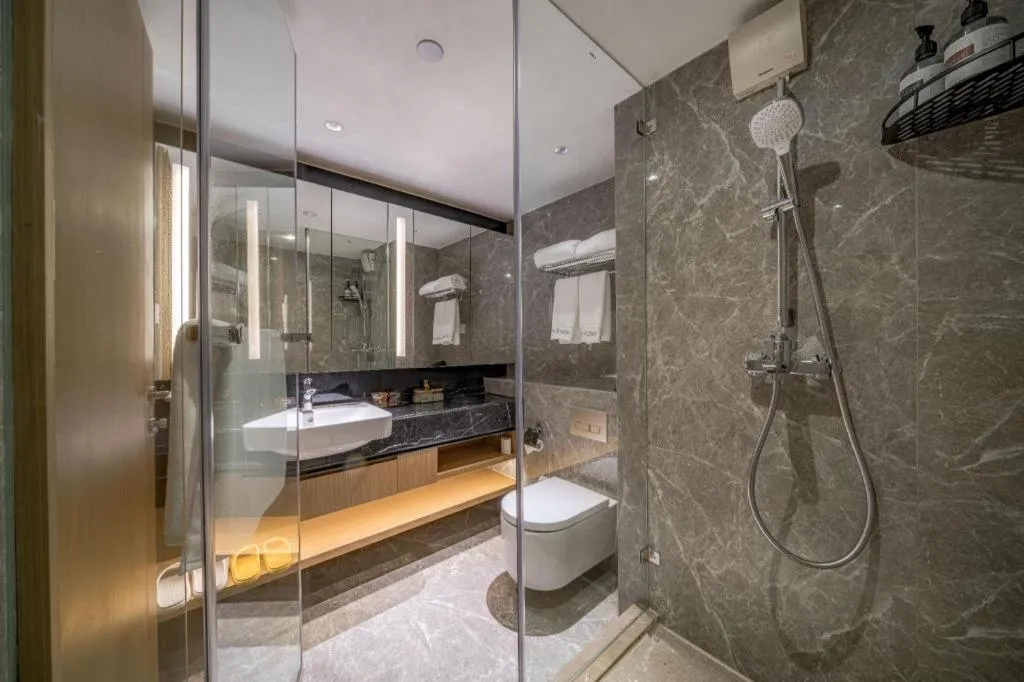 F-TOWN Fangtang Hotel (Shenzhen Longgang Tian'an Digital City Huanggekeng Subway Station)