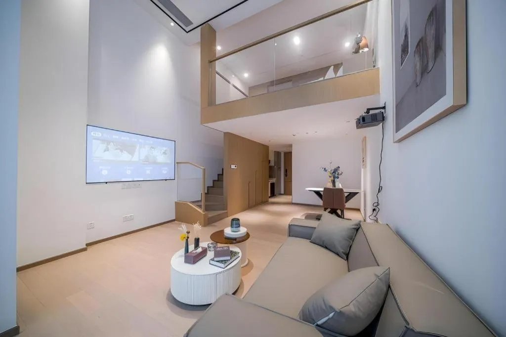 F-TOWN Fangtang Hotel (Shenzhen Longgang Tian'an Digital City Huanggekeng Subway Station)