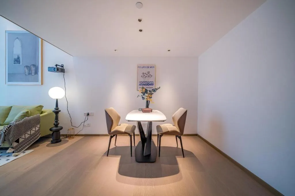 F-TOWN Fangtang Hotel (Shenzhen Longgang Tian'an Digital City Huanggekeng Subway Station)