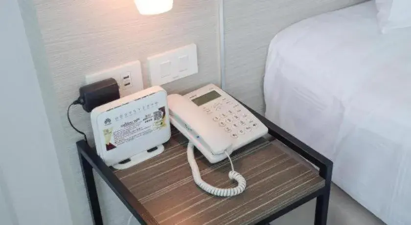 Bed in Analynn Hotel Bed in Analynn Hotel