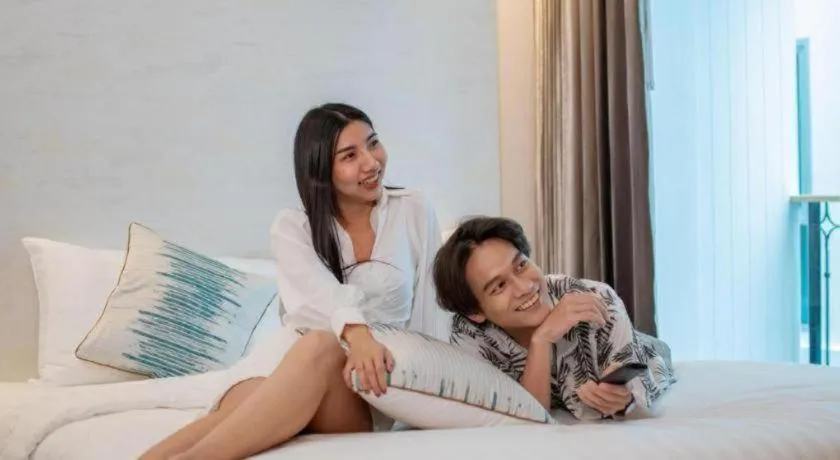 Bed in Analynn Hotel