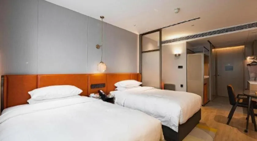 Bed in Home2 Suites by Hilton Xishuangbanna