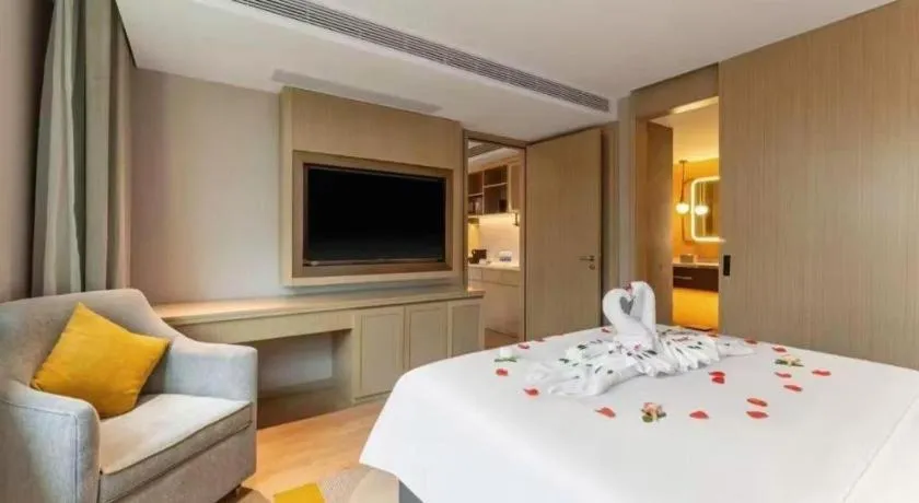 Bed in Home2 Suites by Hilton Xishuangbanna