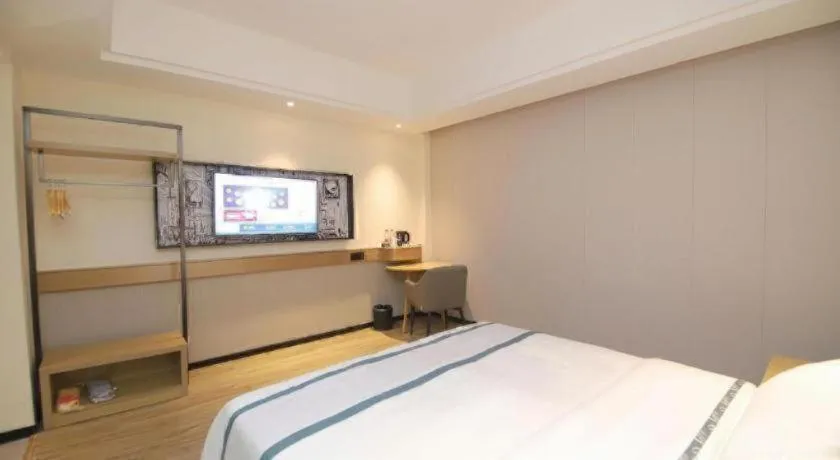 Bed in City Comfort Inn Changsha Sifangping University of National Defense Science and Technology