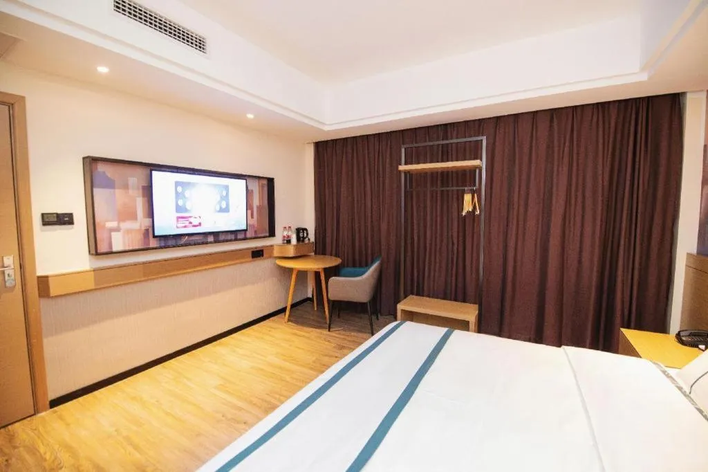 Bed in City Comfort Inn Changsha Sifangping University of National Defense Science and Technology