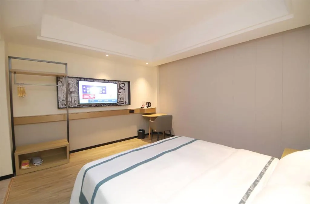 Bed in City Comfort Inn Changsha Sifangping University of National Defense Science and Technology