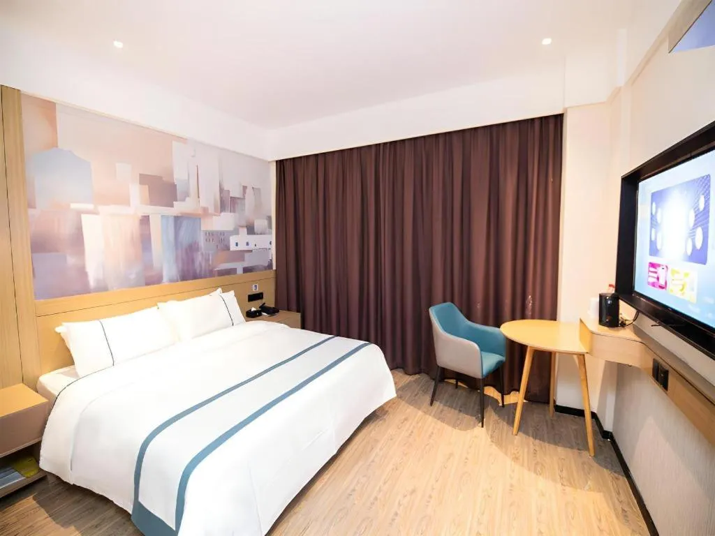 Bed in City Comfort Inn Changsha Sifangping University of National Defense Science and Technology