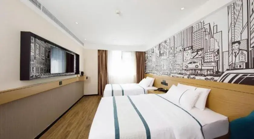 Bed in City Comfort Inn Wuhan Yangtze River Bridge Yellow Crane Tower Bed in City Comfort Inn Wuhan Yangtze River Bridge Yellow Crane Tower