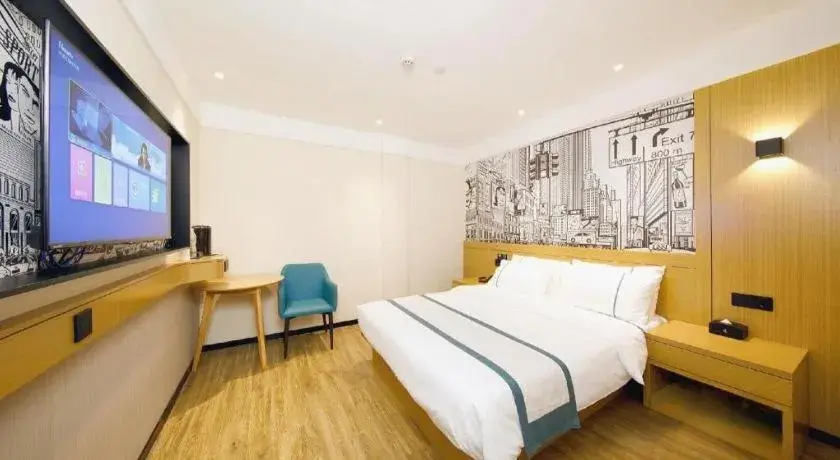 Bed in City Comfort Inn Wuhan Yangtze River Bridge Yellow Crane Tower Bed in City Comfort Inn Wuhan Yangtze River Bridge Yellow Crane Tower