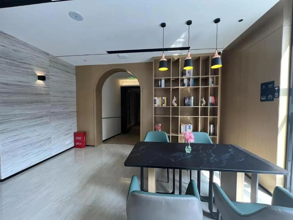 City Comfort Inn Wuhan Yangtze River Bridge Yellow Crane Tower