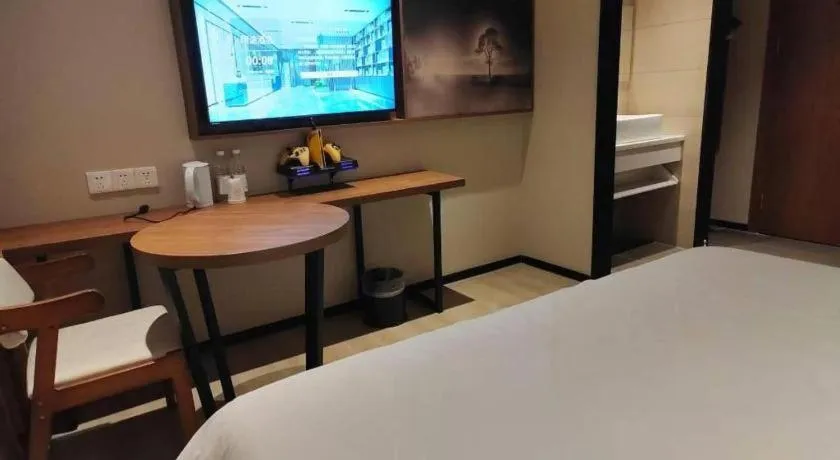 Bed in JTOUR Inn Wuhan Textile University