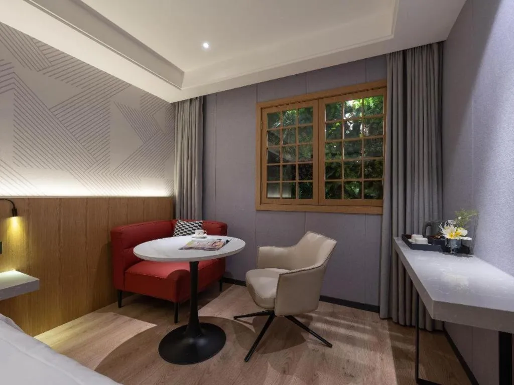 Borrman Hotel Beijing Guomao Jinsong Metro Station