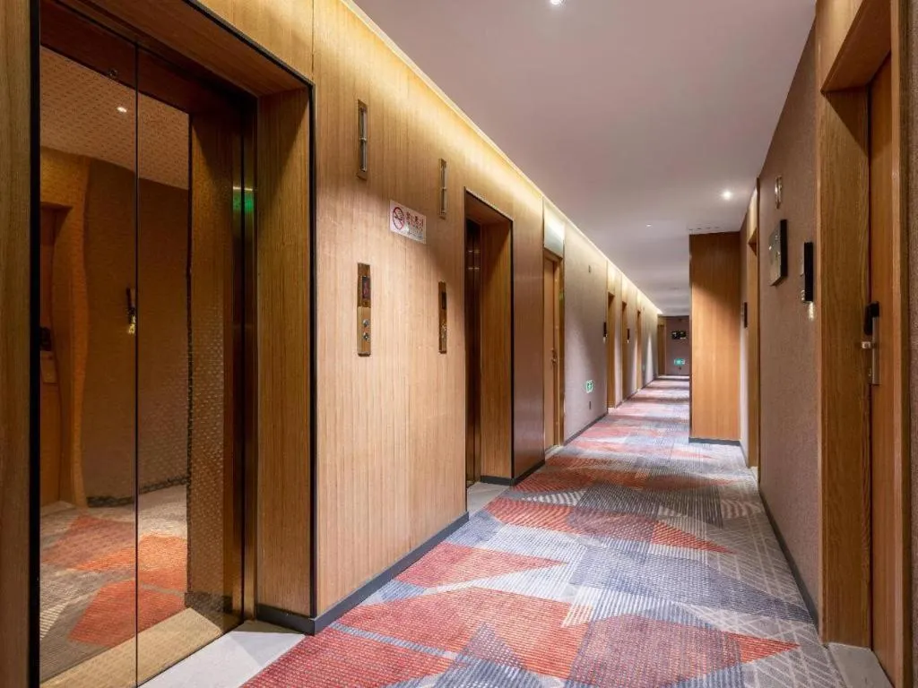 Borrman Hotel Beijing Guomao Jinsong Metro Station