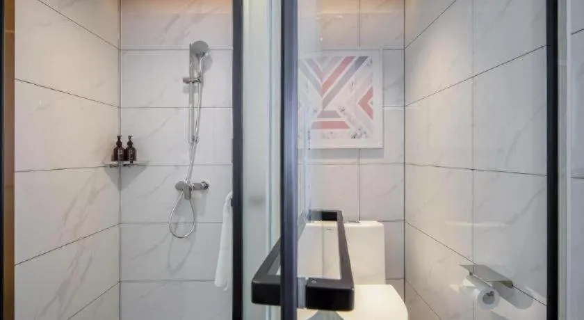 Borrman Hotel Lipu Central Plaza