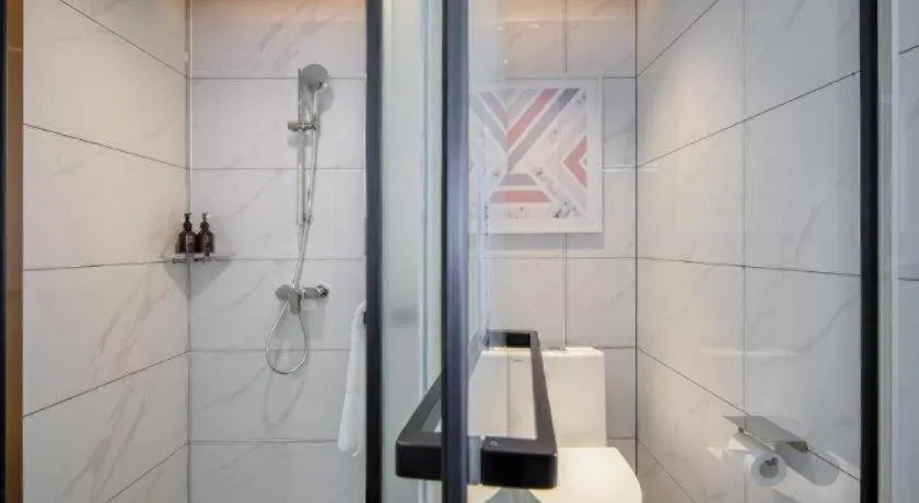 Borrman Hotel Lipu Central Plaza