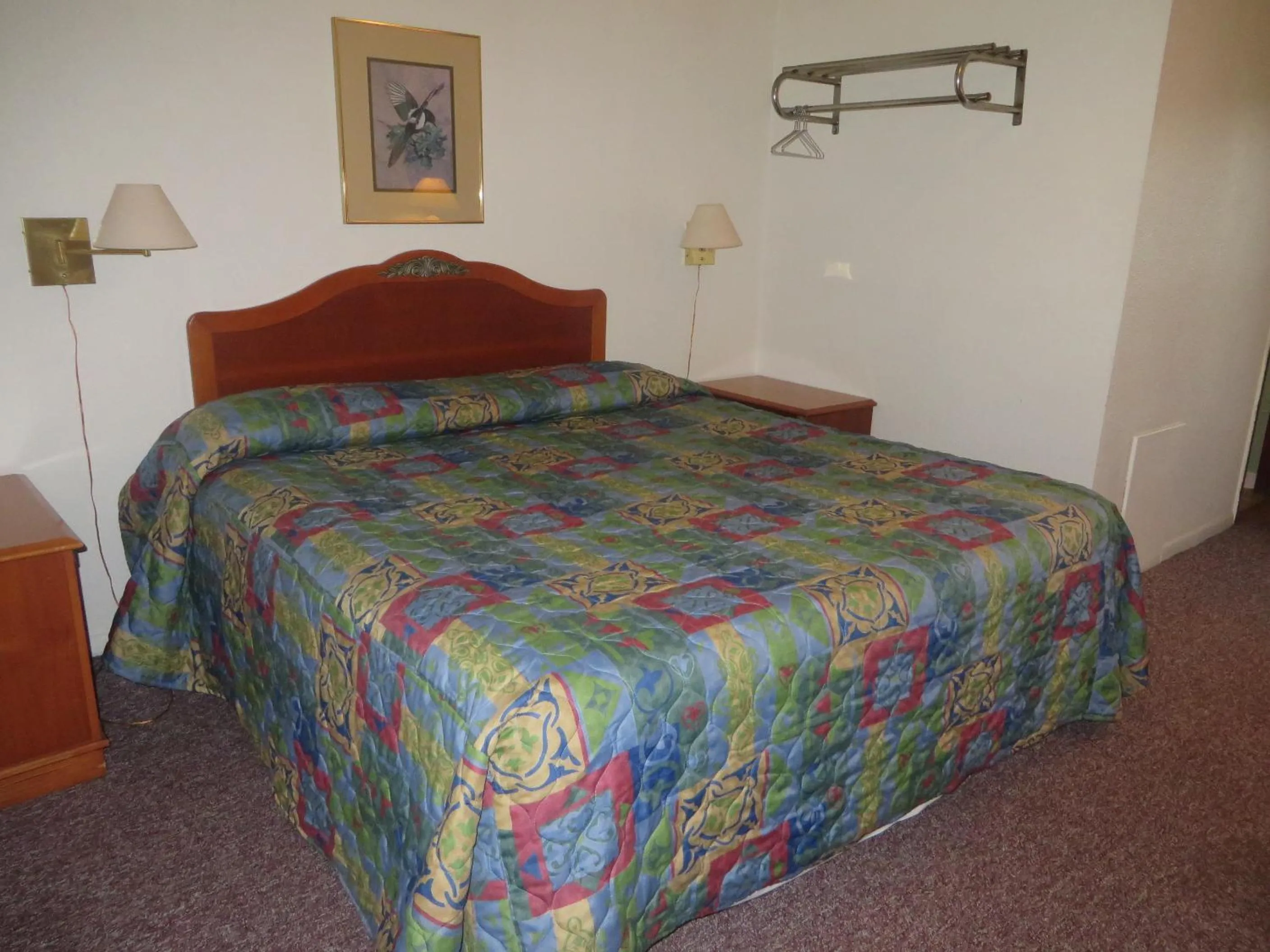Bed in Best Budget Inn