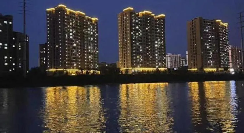 Borrman Hotel Korla Peacock River