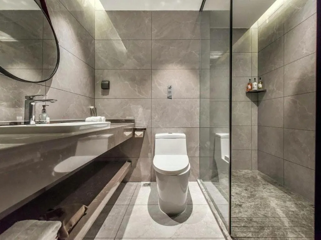 Borrman Hotel Korla Peacock River