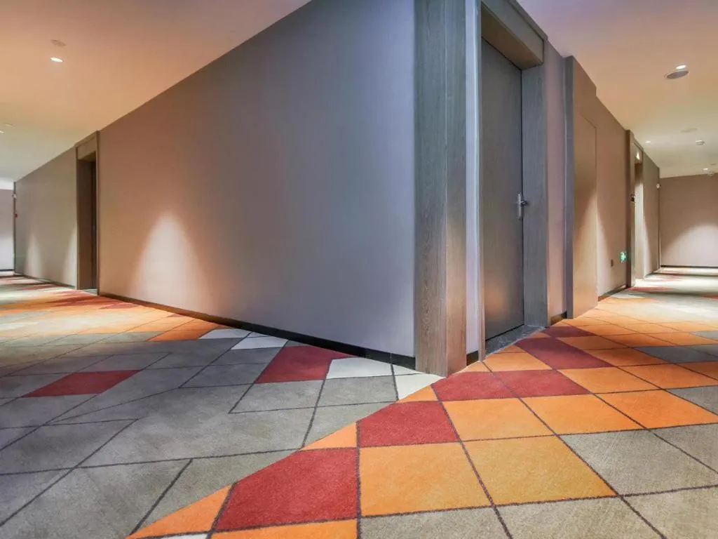 Borrman Hotel Korla Peacock River