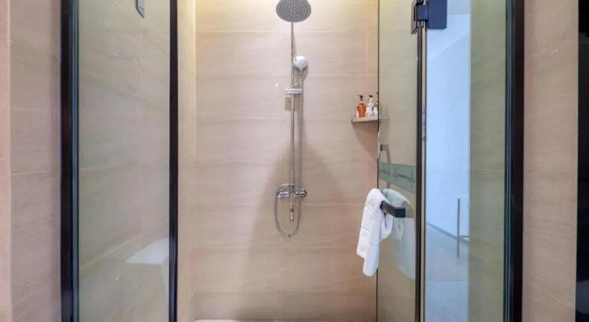 Borrman Hotel Korla Peacock River