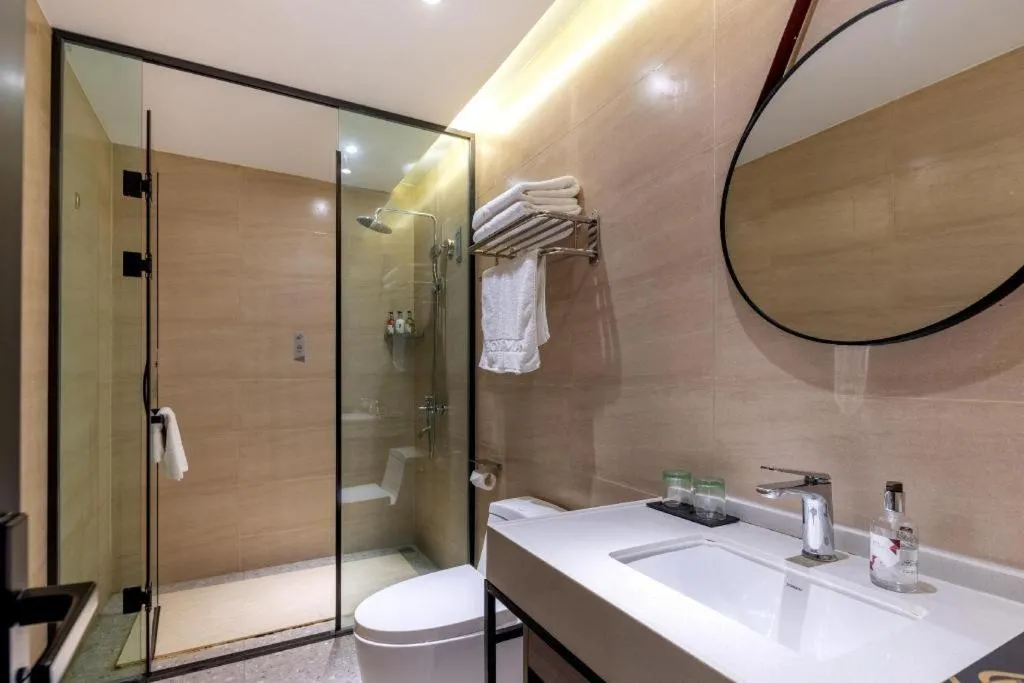 Borrman Hotel Korla Peacock River