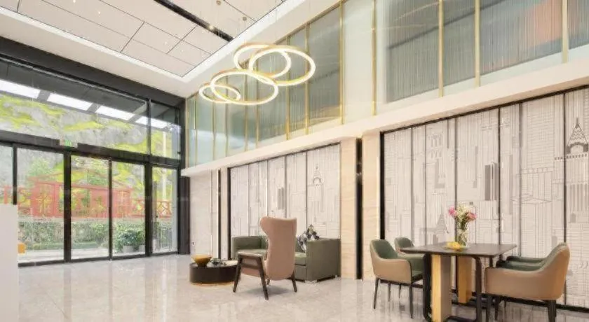 City Comfort Inn Badong Passenger Transport Center