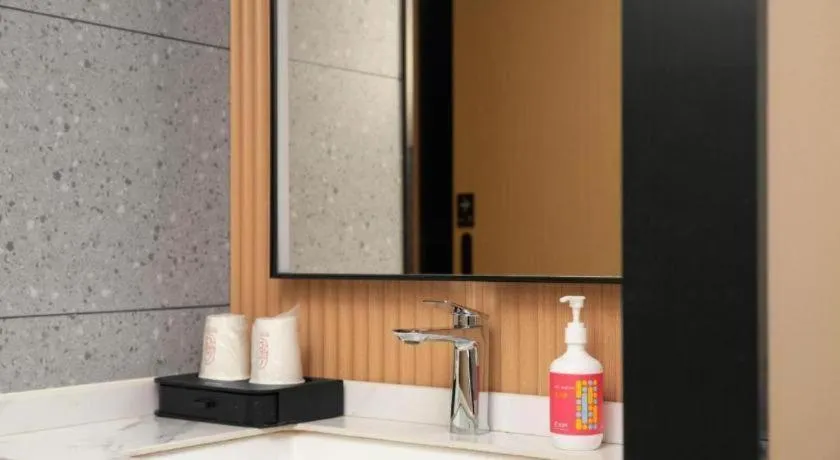 City Comfort Inn Badong Passenger Transport Center