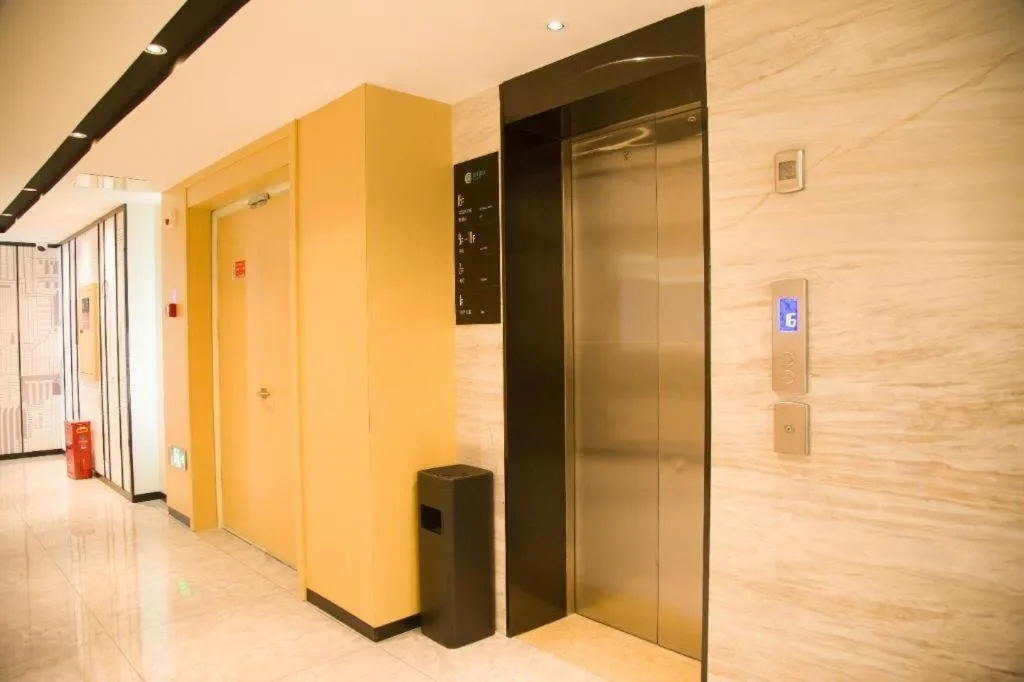 City Comfort Inn Badong Passenger Transport Center