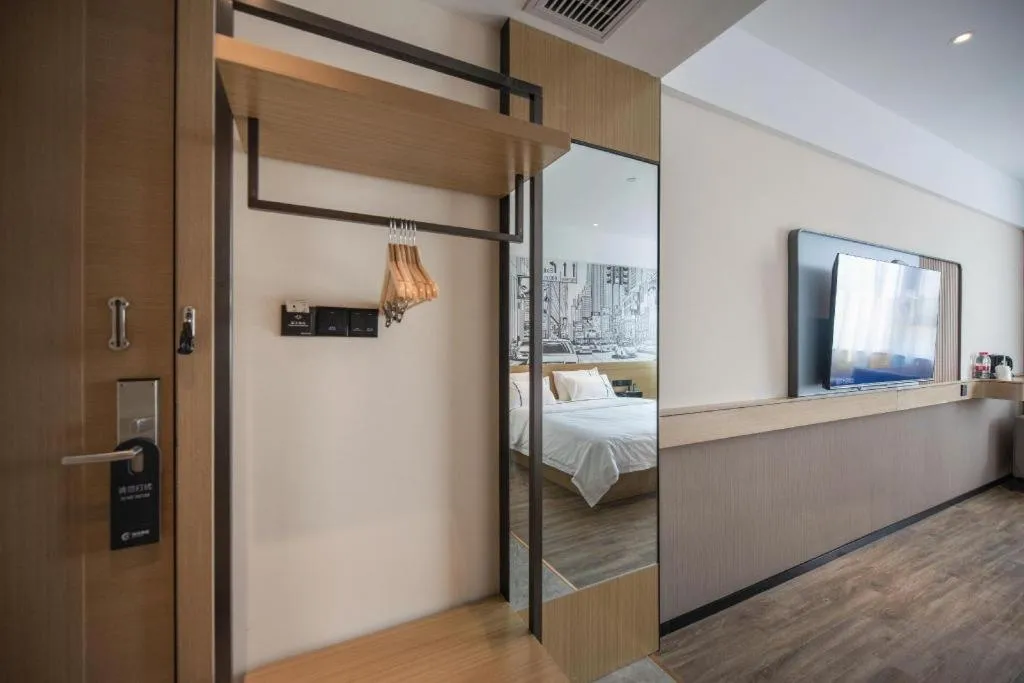 Bed in City Comfort Inn Ezhou Wuyue Plaza