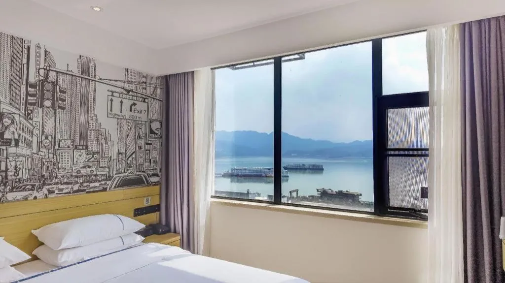 Bed in City Comfort Inn Yichang Zigui Three Gorges Dam Binhu