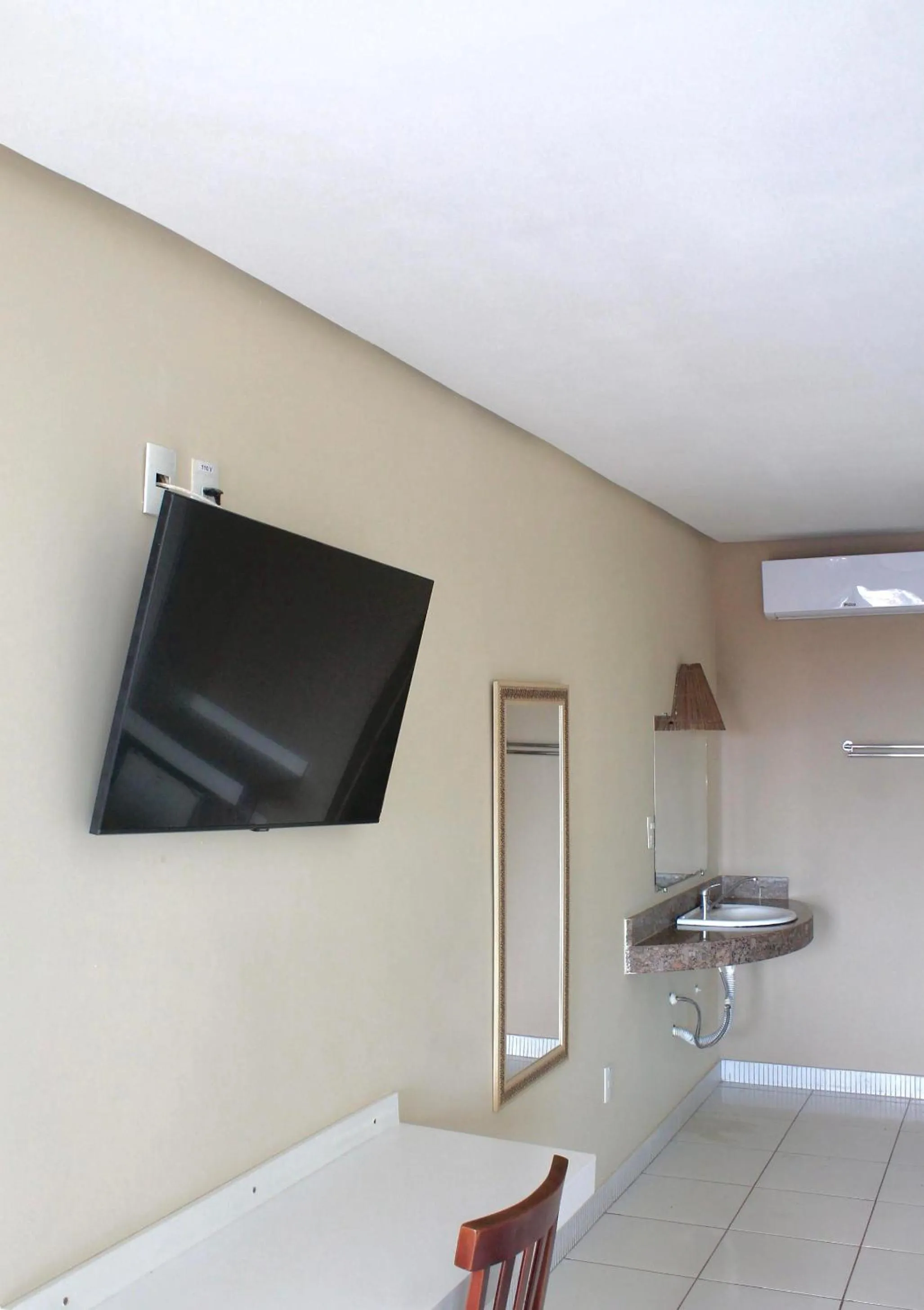 TV and multimedia in Hotel Brisa da Costa