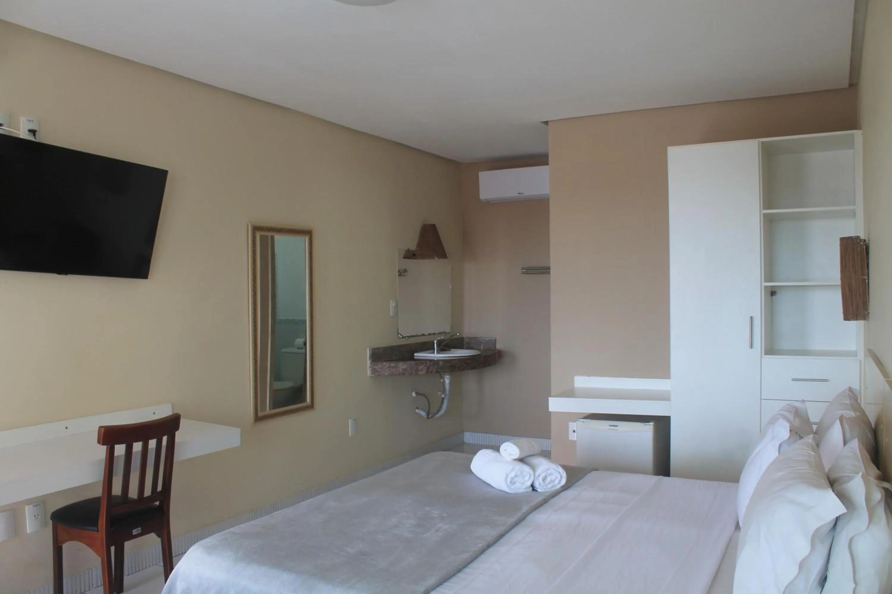 Photo of the whole room, Bed in Hotel Brisa da Costa