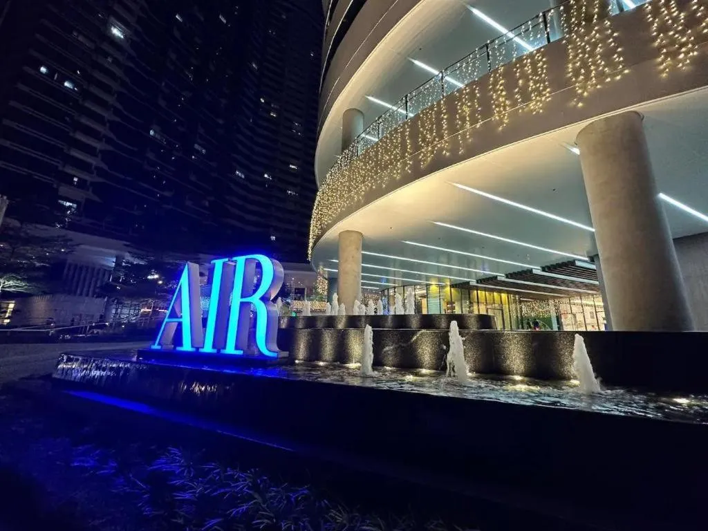 Staycations Up Above 4 Modern 1BR @ Air