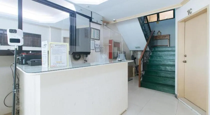 RedDoorz @ P3K Suites Manila