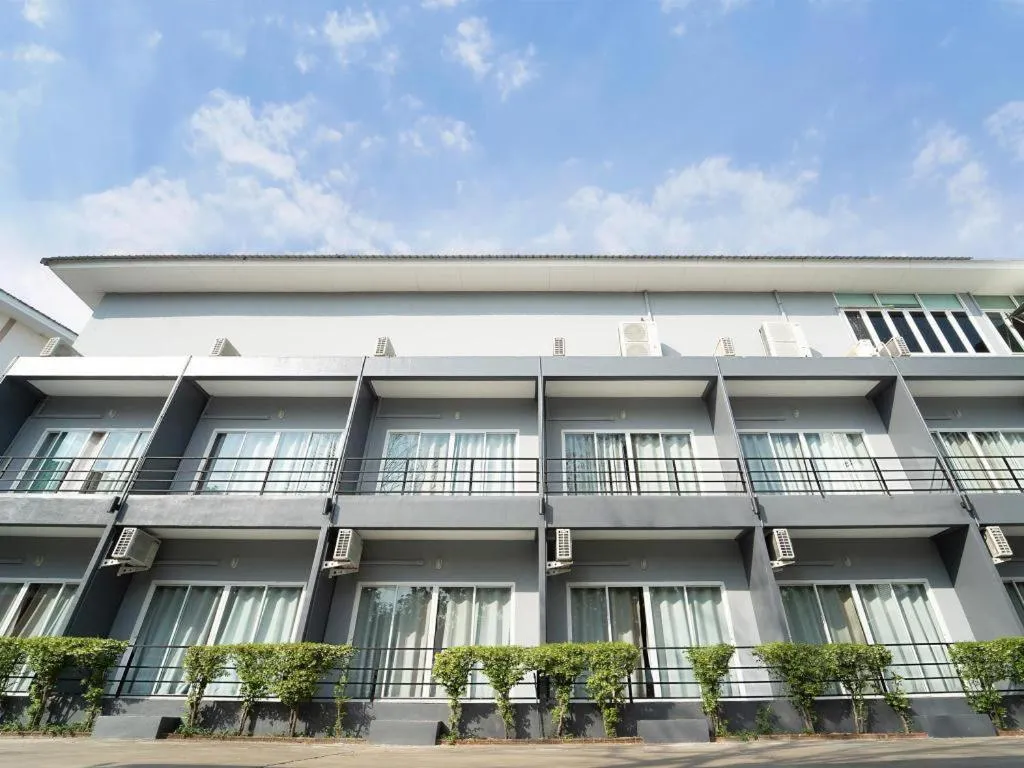 B2 Nakhon Sawan Boutique & Budget Hotel