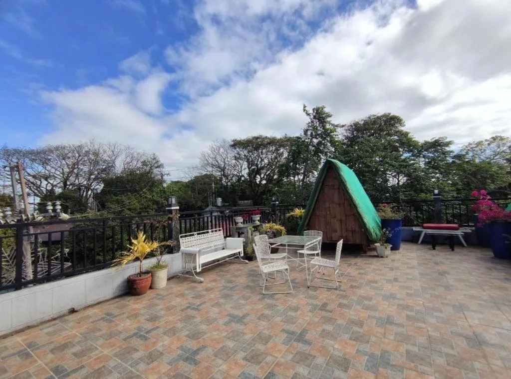 RedDoorz @ Divinagracia Homestay Tagaytay