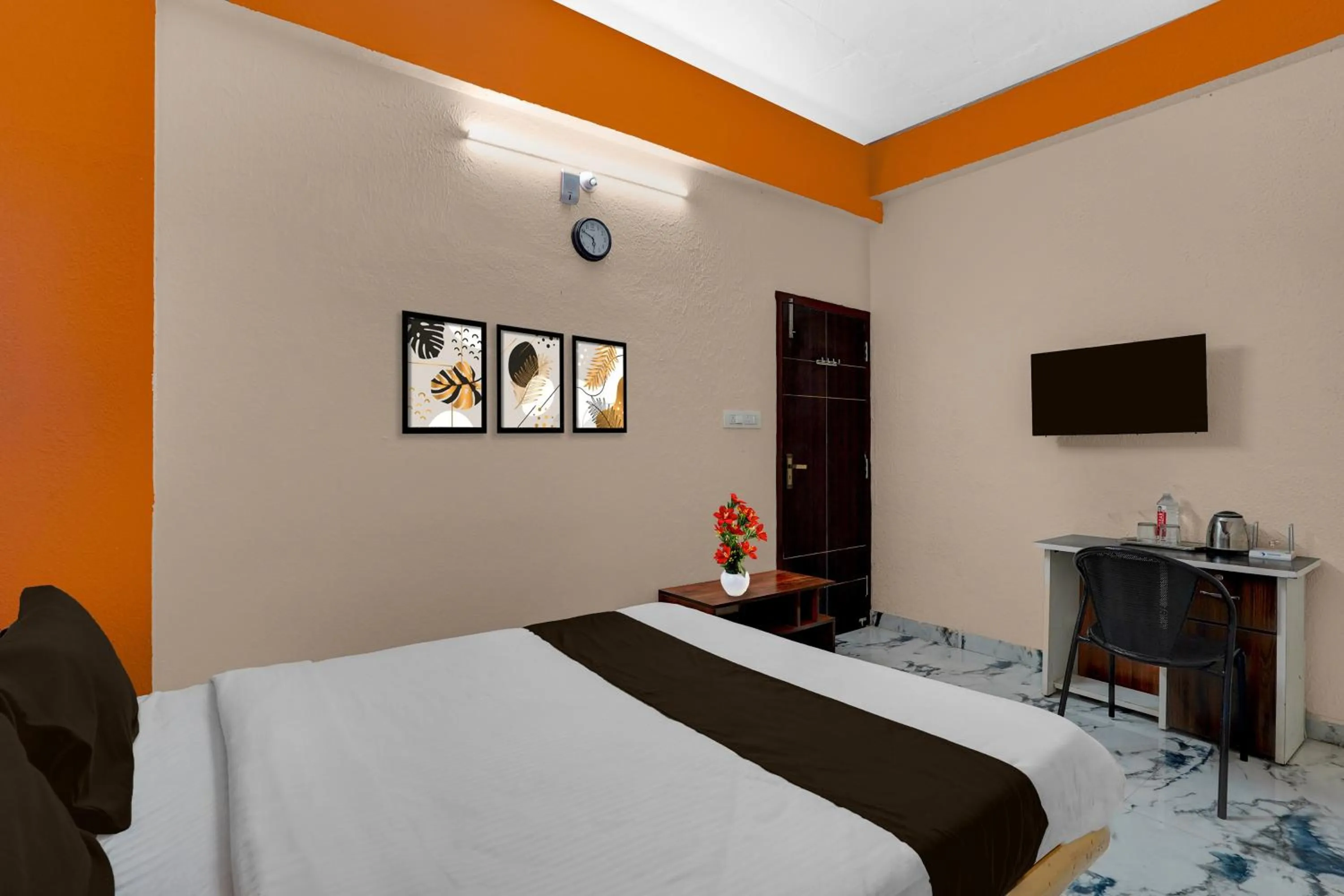 Bedroom, Bed in Super Hotel O Diamond Street Bangalore Formerly Sri Sai Guru Comfort