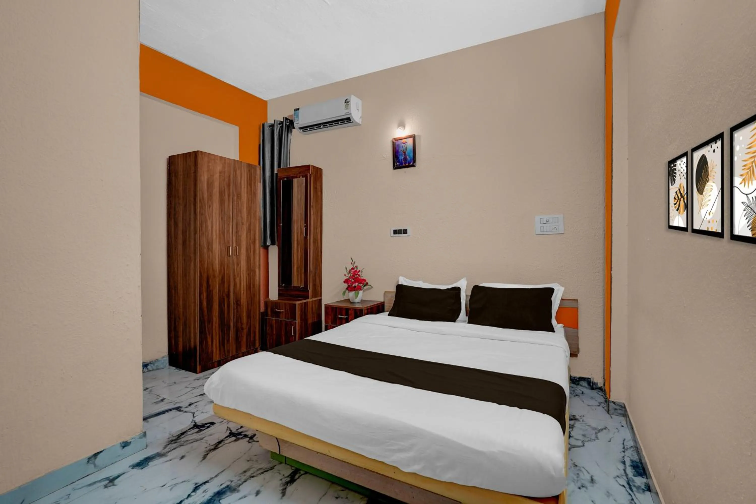 Bedroom, Bed in Super Hotel O Diamond Street Bangalore Formerly Sri Sai Guru Comfort