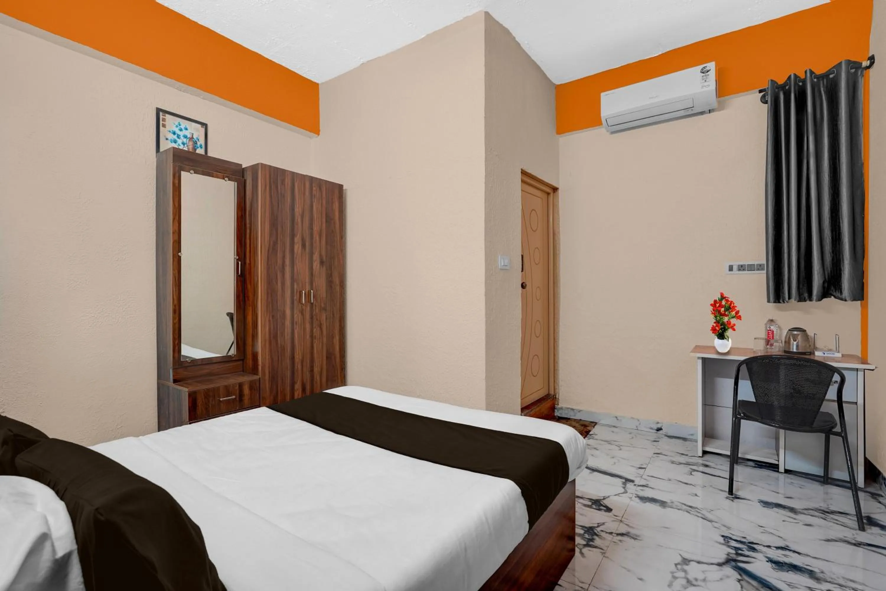 Bedroom, Bed in Super Hotel O Diamond Street Bangalore Formerly Sri Sai Guru Comfort