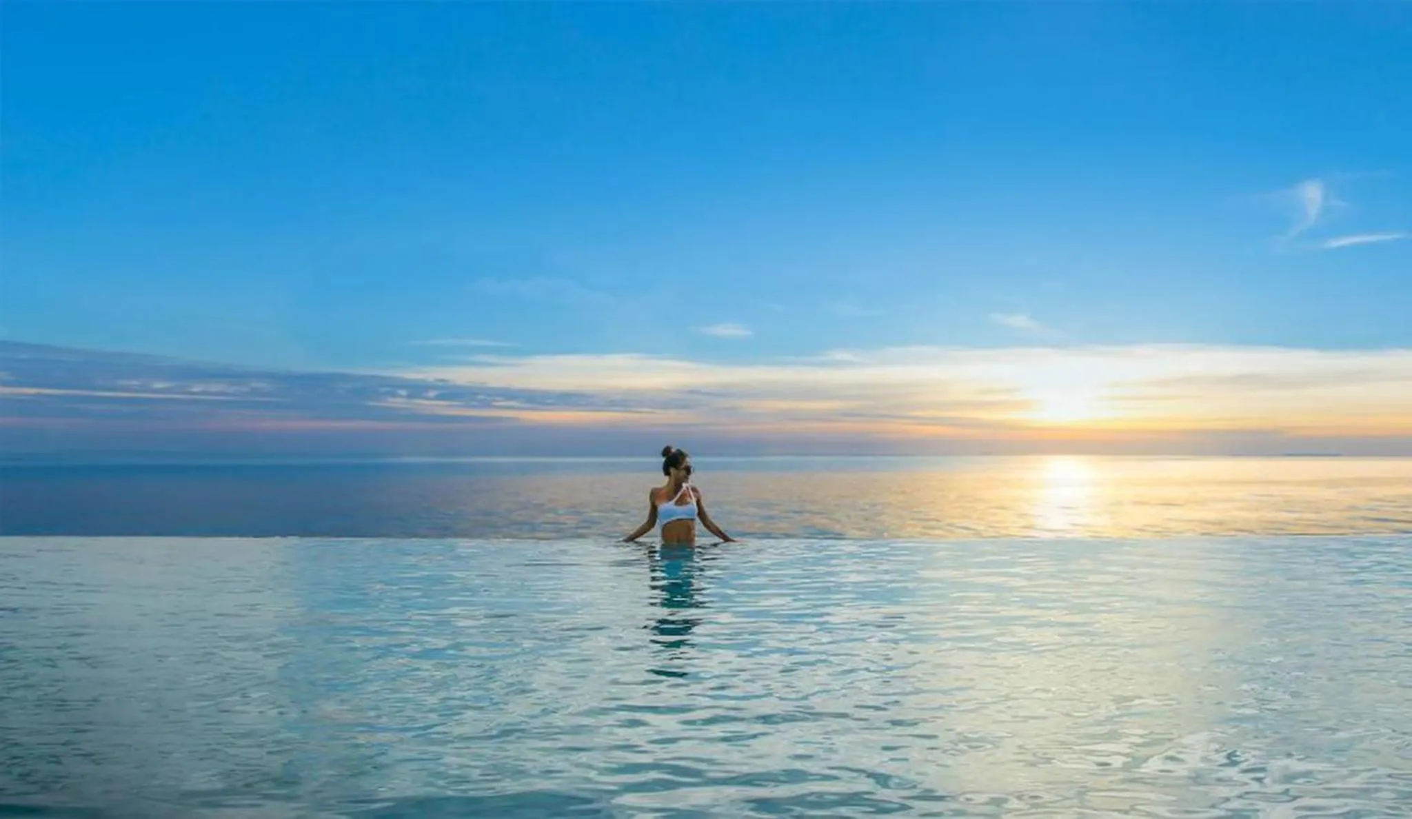Swimming pool in Apec Mandala Hotel & Apartment Tuy Hòa
