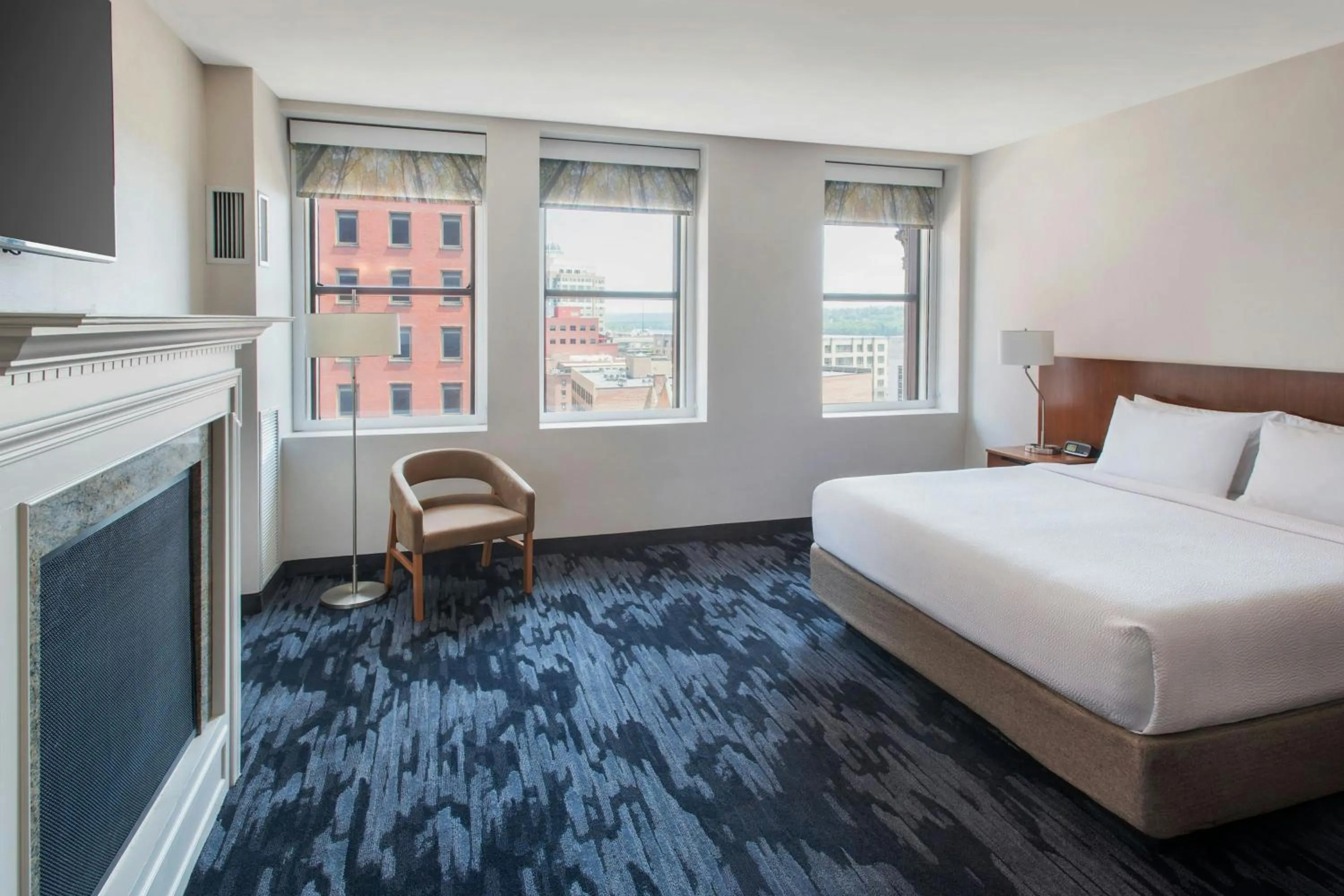 Photo of the whole room, Bed in Fairfield Inn & Suites by Marriott Albany Downtown