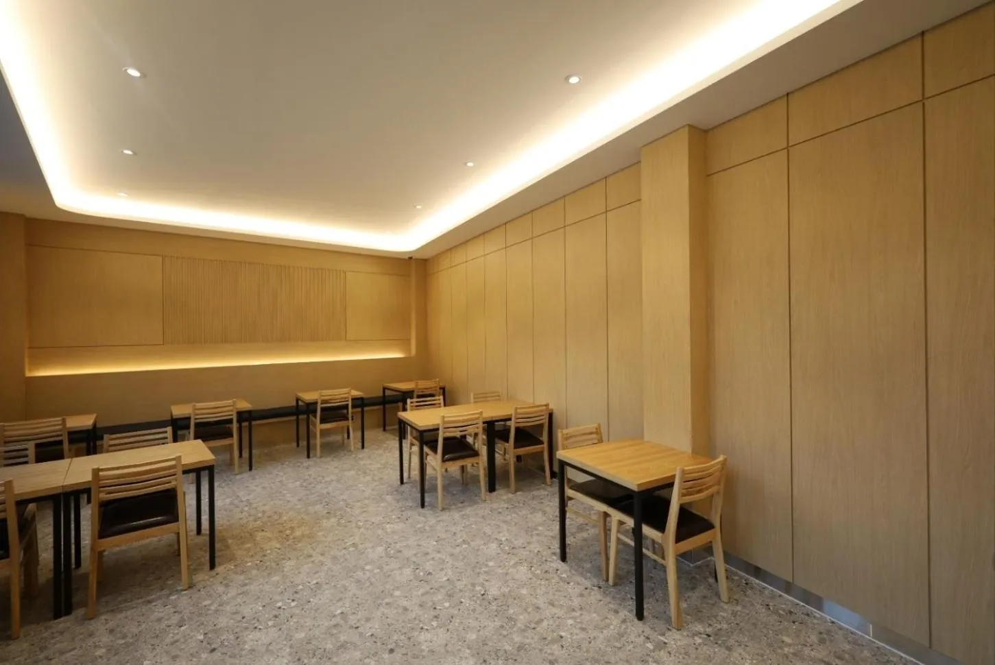 Restaurant/places to eat in Hound Hotel Jeonju Deokjin