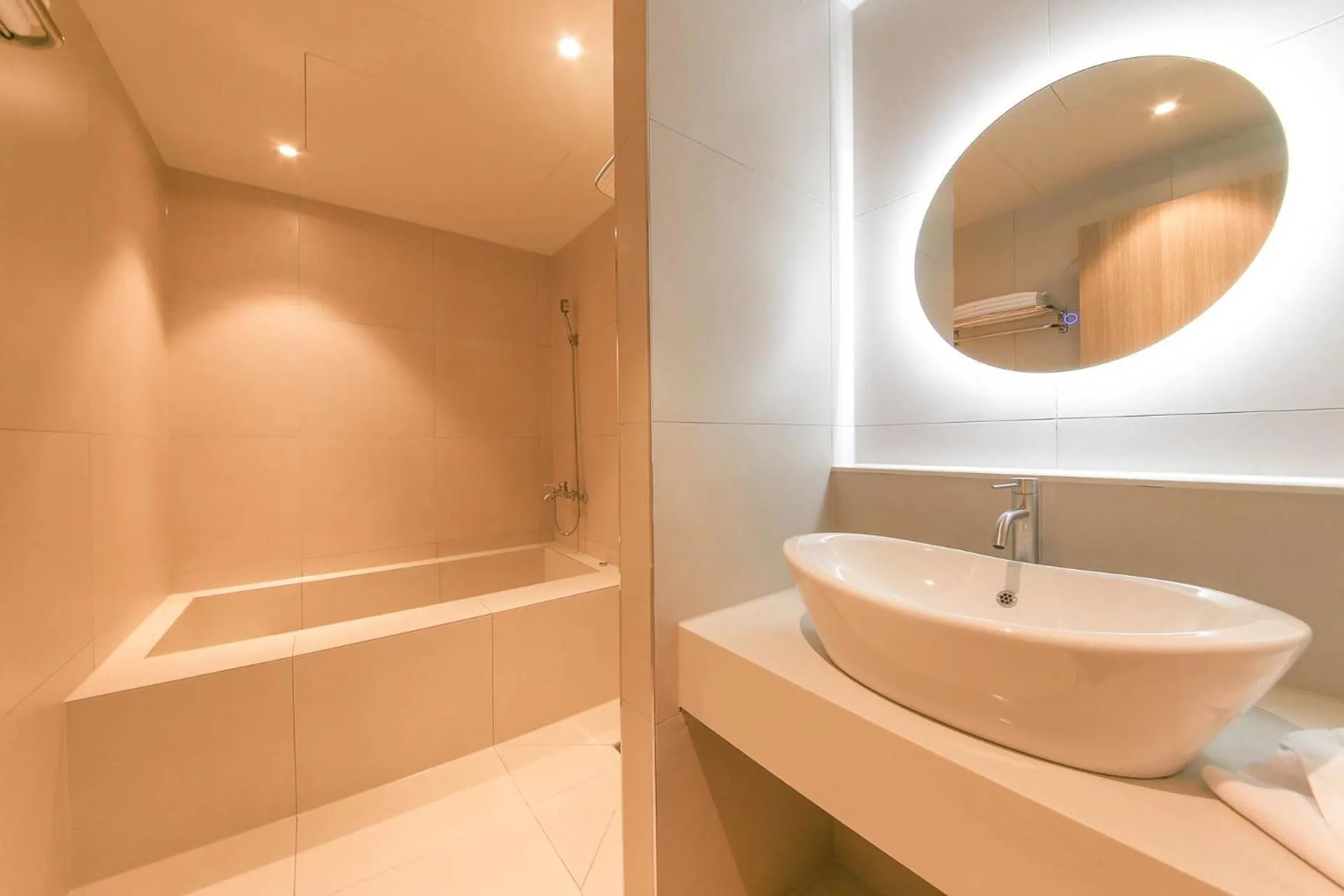 Hound Hotel Jeonju Deokjin