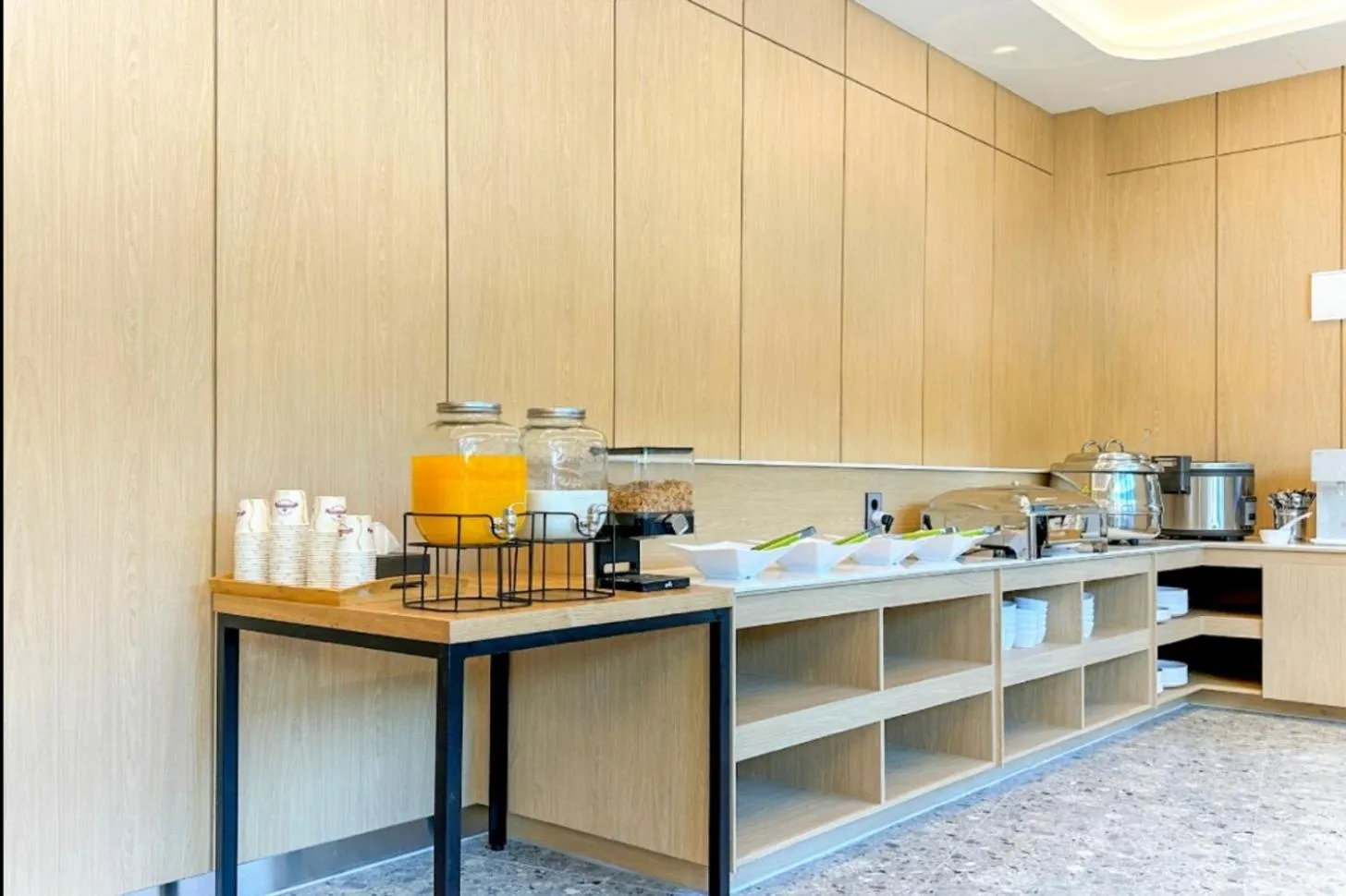 Coffee/tea facilities in Hound Hotel Jeonju Deokjin