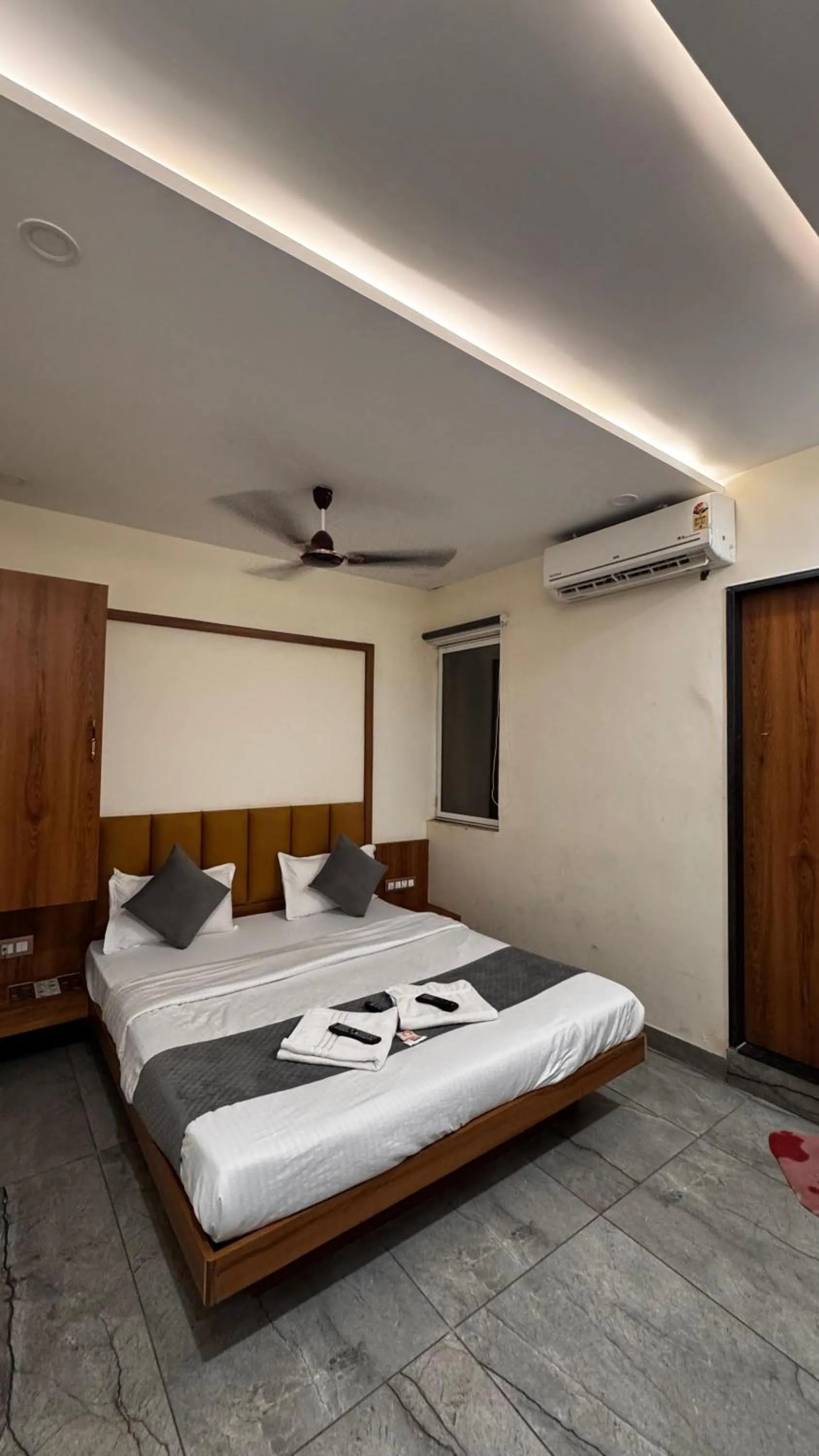 Bedroom, Bed in Hotel PRAKASHAM