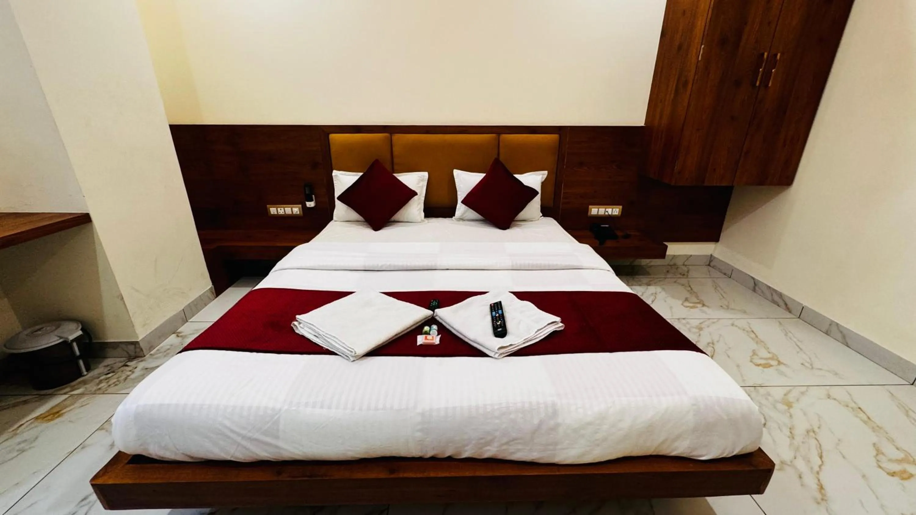 Bed in Hotel PRAKASHAM