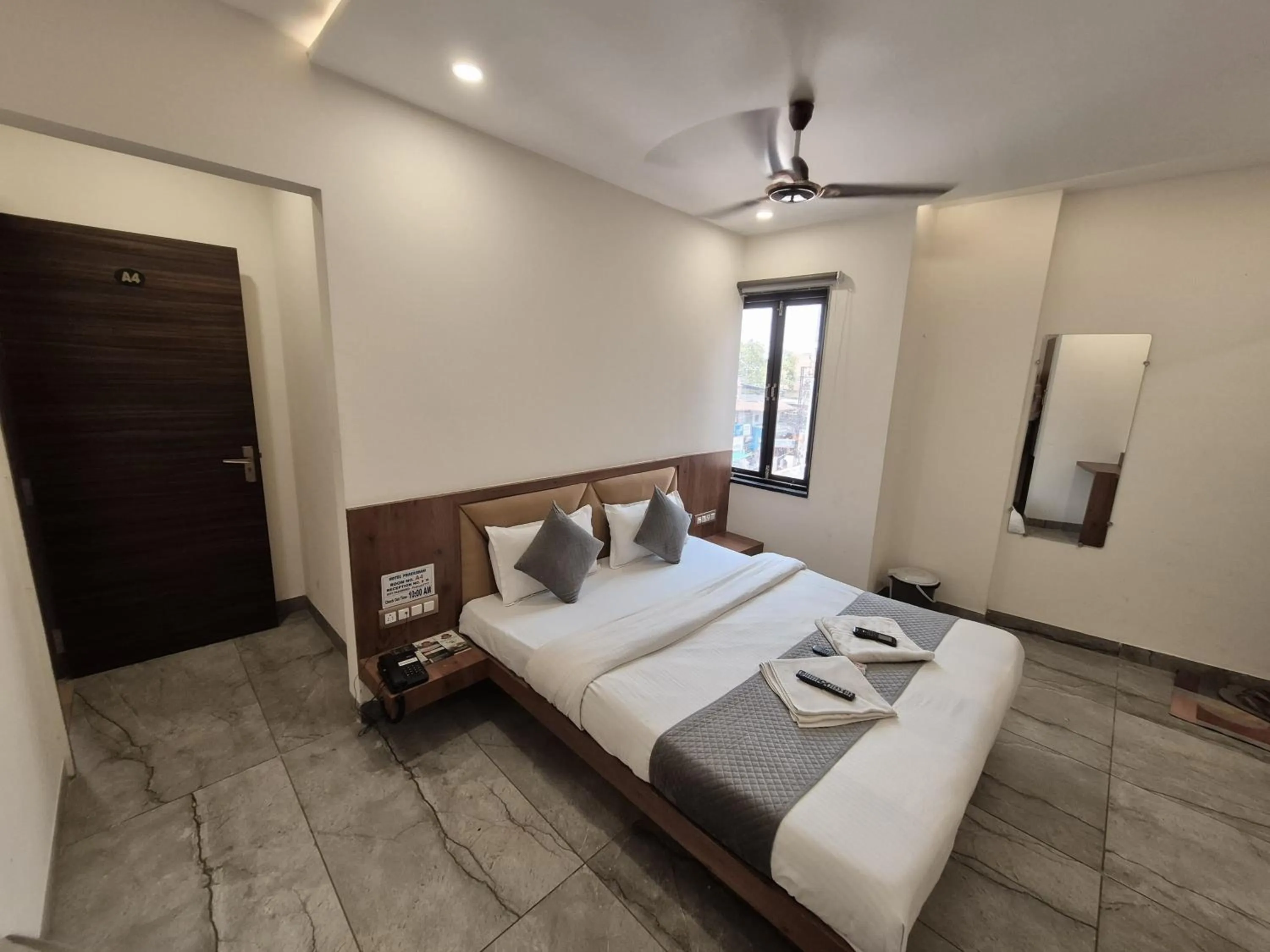 Bed in Hotel PRAKASHAM